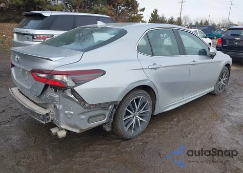 2022 Toyota Camry Se z USA, uszkodzony, nr VIN 4T1G11AK8NU689346